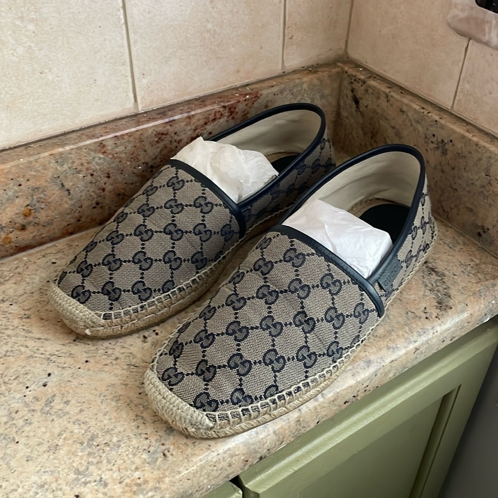 Gently used vintage Gucci loafers 8.5M US